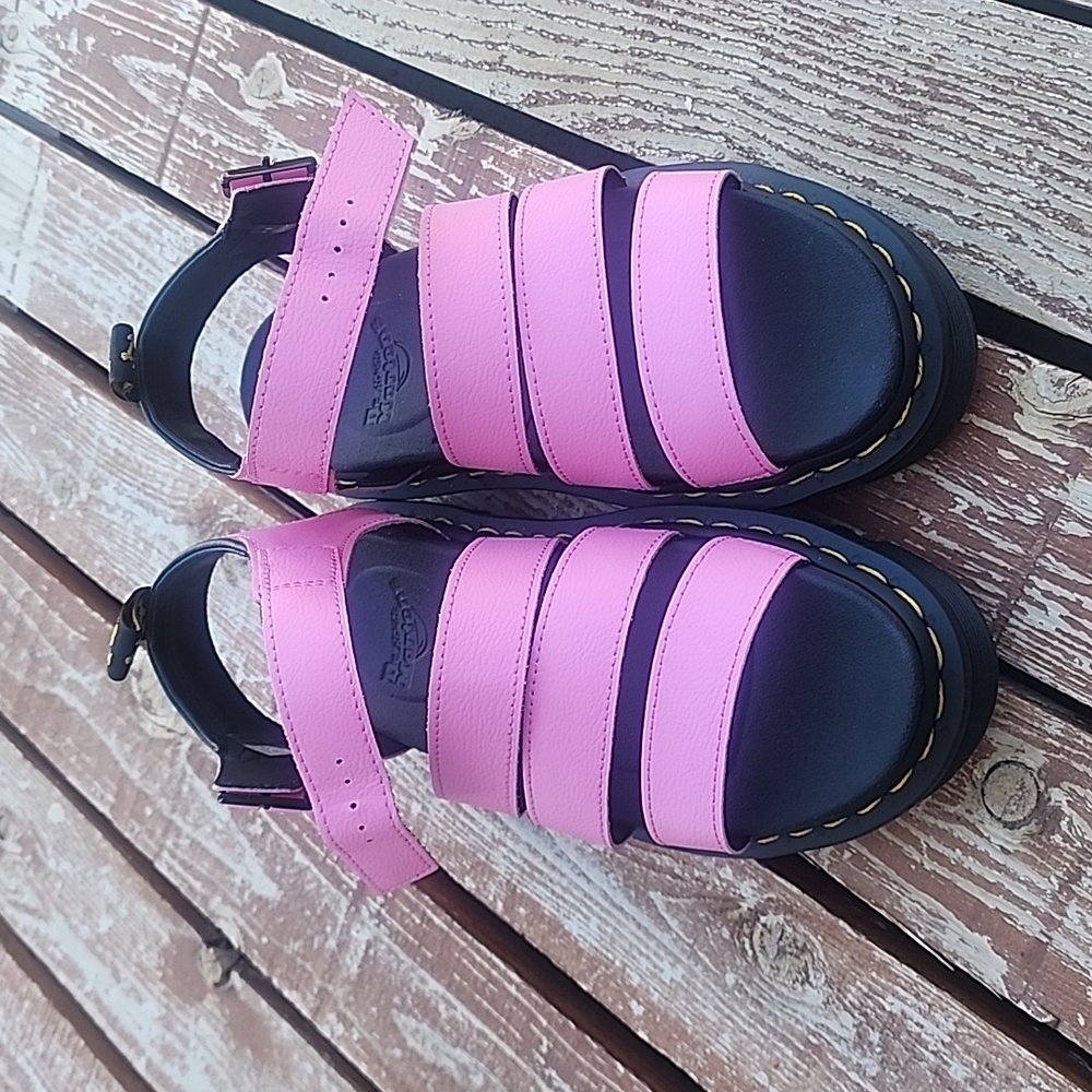 Dr. Martens Women Blaire Platform Sandals women size 9 NWOT